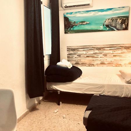 Guest House Mota Малага Екстериор снимка