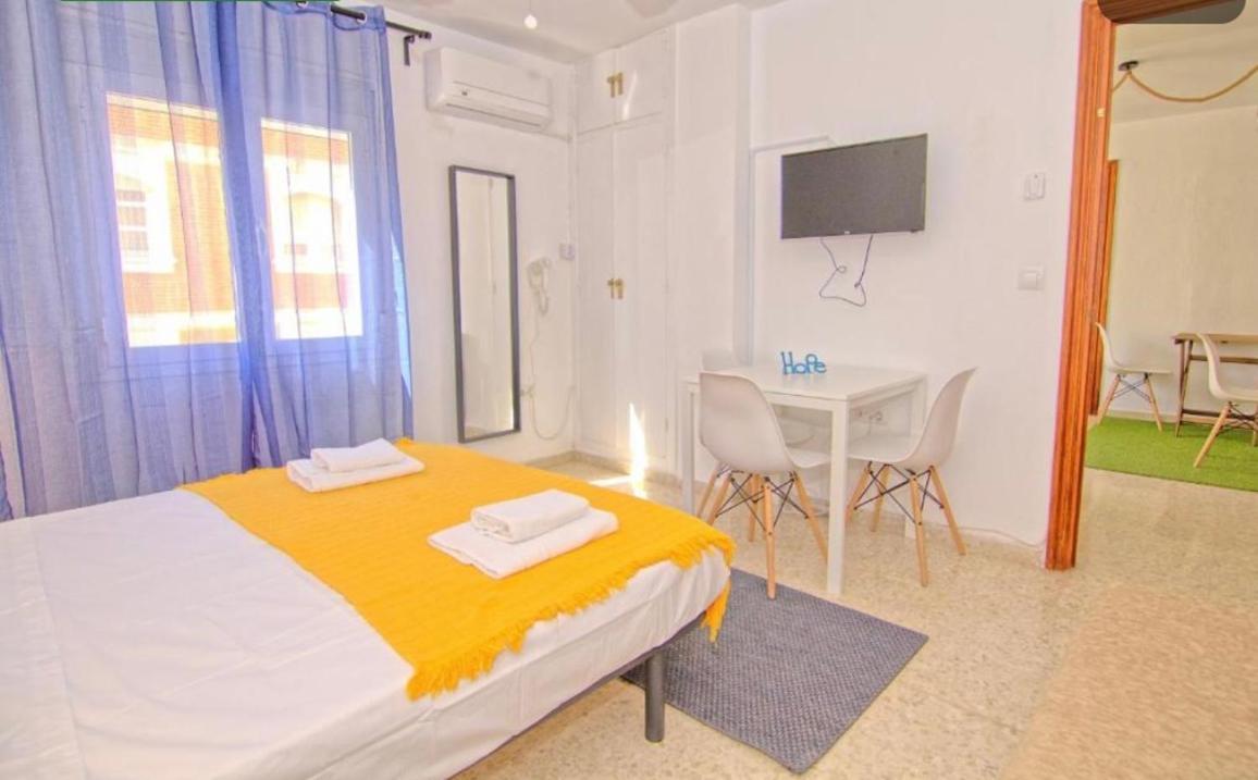 Guest House Mota Малага Екстериор снимка